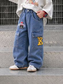 SHEIN Genkimix Kids 男童街頭風休閒拼色對比縫線寬鬆直筒百搭工裝牛仔褲 秋冬款 - 中等水洗藍 - 查看 3