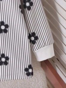 SHEIN 女童連帽加厚抓絨復古學院風可愛花卉中長款秋冬外套，休閒日常校園社團穿著，聖誕黑白配色 - 黑色 - 查看 9