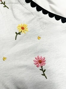 Resyla Women's Short Sleeve T-Shirt, Minimalist Embroidered Bow Pattern, Ruffle Collar Design, Date , Summer Casual Outdoor Top, Elegant Graphic Design, Versatile Daily Wear, Outdoor, Shopping, Travel - Multicolor - View 1