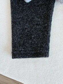 SHEIN 女嬰秋冬黑色與灰色針織套裝，白色蕾絲大領開襟長袖上衣搭配同色長褲，柔軟親膚面料，適合室內/戶外日常穿著與週末外出 - 黑色 - 查看 7