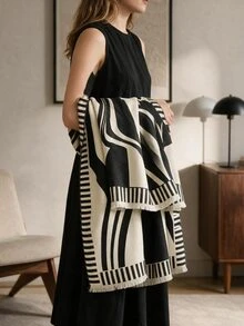 1pc Faux Wool Jacquard Throw Blanket In Black & White Abstract Design, Suitable For Sofa, Bed, Outdoor Picnic, Pet, Car, Airplane, Office, Camping - Simple Gift, Versatile Daily Use - Black - View 3