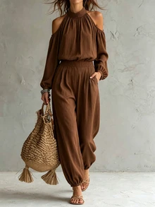 SHEIN طقم نسائي من قطعتين فضفاض بتصميم كاجوال، ملابس علوية برقبة عالية وحمالة هالتر وأكتاف مكشوفة باللون البني لفصلي الربيع والخريف، مع بنطال بأكمام طويلة منفوخة وأساور - بني - مشاهدة 5