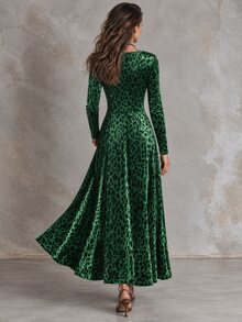 Solivie Women's Autumn V-Neck Long Sleeve Green Leopard Print Dress - Green - View 6