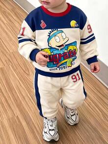 Nick 90s | SHEIN 2pcs Baby Boys Sweatshirt Set Vintage Racing Beige Colorblock Graphic Long Sleeve Oversized Crew Neck Autumn Outfits School Vacation Birthday - Apricot - View 1