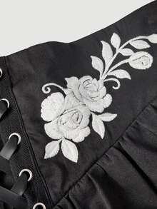 SHEIN MOD 大尺碼女款刺繡繫帶修身優雅膠囊休閒可愛裙，度假宮廷復古腰帶設計傘擺雪紡黑色 - 黑色 - 查看 4