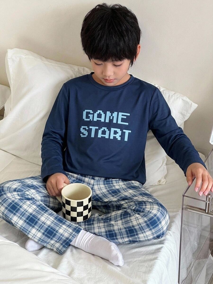 SHEIN 2件組兒童青少年男孩休閒日常百搭舒適字母印花圓領長袖針織修身居家服套裝(上衣與長褲) - 藍色 - 查看 1