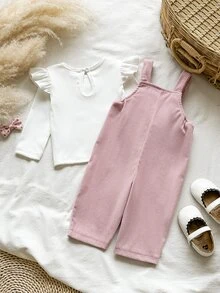 SHEIN 女嬰2件套，包含白色圓領長袖上衣與粉色工裝褲，適合春秋穿著。荷葉邊袖上衣活潑有趣，呈現甜美可愛風格。吊帶褲布滿蝴蝶結圖案，展現清新田園休閒外觀 - 淺粉色 - 查看 3