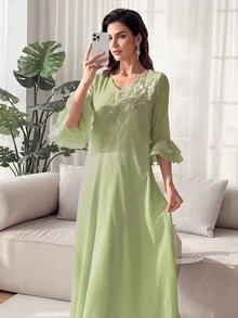 Al Najma 女士V领串珠花卉层叠荷叶袖阿拉伯风格连衣裙，春夏款 - 綠色 - 查看 1