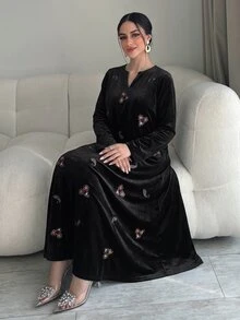 Yasmyna Women's Floral Embroidered Pattern Casual Gathering Arabian Dress - Black - View 4