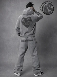 Manfinity EMRG Set Hoodie dan Celana Olahraga Pria dengan Bordir Slogan - Grey - View 5