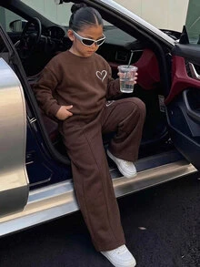 SHEIN 女童愛心印花長袖運動衫與寬鬆運動長褲套裝 - 彩色 - 查看 2