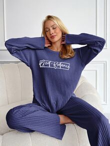 SHEIN طقم ملابس منزلية من القطن 100% مطبوع عليه حروف، محبوك ومضلع، للارتداء في الليل والاسترخاء، للعروس، باللون البنفسجي - أزرق بحري - مشاهدة 3