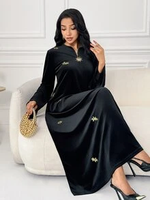 Al Najma V-Neck Embroidered Velvet Elegant Dress With Sophisticated Elegant - Black - View 7