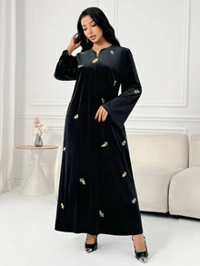 Al Najma V-Neck Embroidered Velvet Elegant Dress With Sophisticated Elegant - Black - View 3