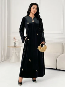 Al Najma V-Neck Embroidered Velvet Elegant Dress With Sophisticated Elegant - Black - View 4