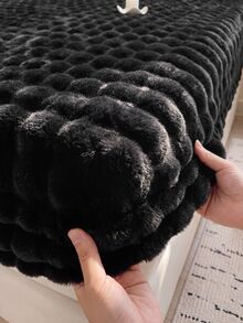 1pc Flannel Bubble Fitted Sheet, Black Bedding, Comfortable Home Textile, Soft Mattress Cover, Deep Pocket Design, Fitted Sheet Only (Pillowcase Not Included), Machine Washable, Suitable For Twin, Full, Queen, King Size Beds, Winter Decor - Black - View 1