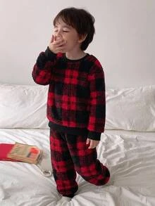 SHEIN 小男孩休閒簡約紅黑格紋長袖上衣與長褲法蘭絨睡衣套裝，秋冬兒童聖誕睡衣 - 紅色 - 查看 9
