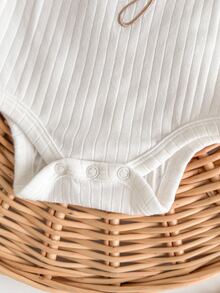 SHEIN Newborn Baby Girls Cute White Elastic Letter Print Knitted Bodysuit, Summer - White - View 5