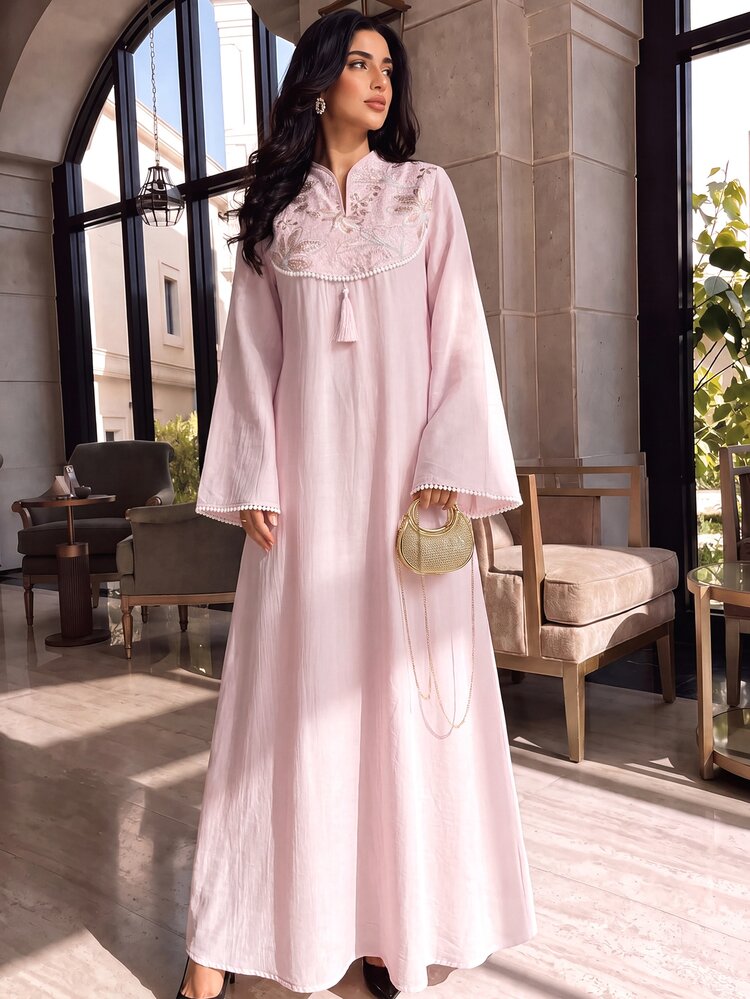 Al Najma 春秋款 V 領喇叭袖珠飾刺繡拼接收腰粉色洋裝 外出穿搭 - 淺粉色 - 查看 1