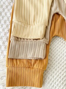 SHEIN Vintaside Kids 3套新生女嬰和服上衣+長褲，可愛甜美黃色米色奶油色螺紋毛絨熊長袖秋季假期針織套頭毛衣 - 彩色 - 查看 5