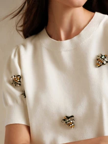 Anewsta 女款花瓣袖重裝飾水鑽針織上衣 T-shirt 情人節度假新年穿搭 - 白色 - 查看 2