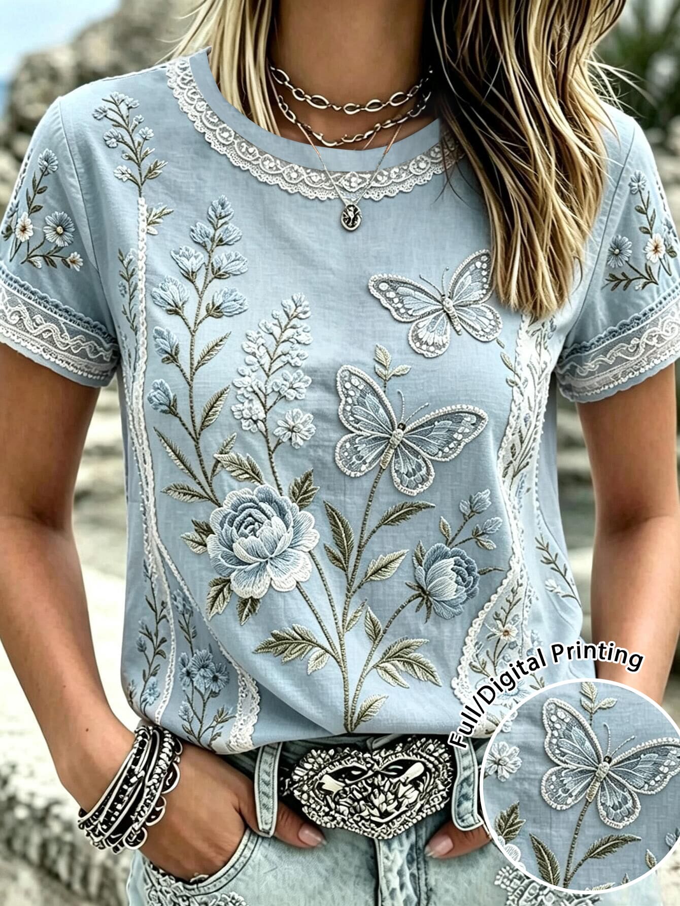 SHEIN LUNE 女款波希米亞復古花朵蝴蝶印花圓領短袖T恤休閒日常夏季淺藍色圖案上衣 - 彩色 - 查看 1