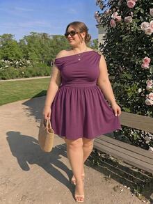 SHEIN MOD Plus Size Women's Asymmetric Shoulder Mini Dress, 1920s Summer Party Birthday Metal Flower Decor, Fitted Waist, Graduation, Wedding Guest - Red Violet - View 6