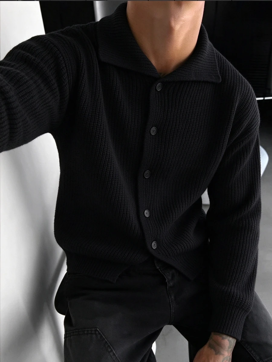 Manfinity CasualKnits 男士純色長袖單排扣針織開襟衫,秋冬款,老錢風 - 黑色 - 查看 1