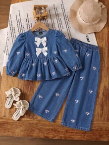 SHEIN 女童刺繡泡泡袖長袖蝴蝶結裝飾牛仔上衣與牛仔褲休閒套裝 牛仔女孩風格 可愛風 - 藍色 - 查看 5