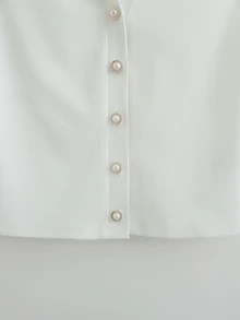 SHEIN Franclia 女士无袖罗纹针织修身背心，适合夏季、春季、情人节、浪漫约会、海滩、婚礼、生日、外出、优雅休闲、度假等场合。女士罗纹无袖Polo衫，优雅纽扣无袖上衣，女士夏季针织衫，经典无袖衬衫，翻领无袖衬衫，女士优雅商务休闲上衣，无袖翻领上衣，罗纹针织上衣，珍珠纽扣上衣，女士上衣，优雅女装 - 白色 - 查看 4