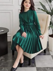 墨綠色