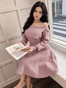 藕粉色