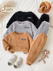 SHEIN 3套幼兒男孩衛衣長褲套裝，可愛黑色灰色卡其色，毛茸茸羊羔絨加厚，羅紋長袖圓領，適合冬季聖誕節與秋季的休閒套裝 - 彩色 - 查看 3