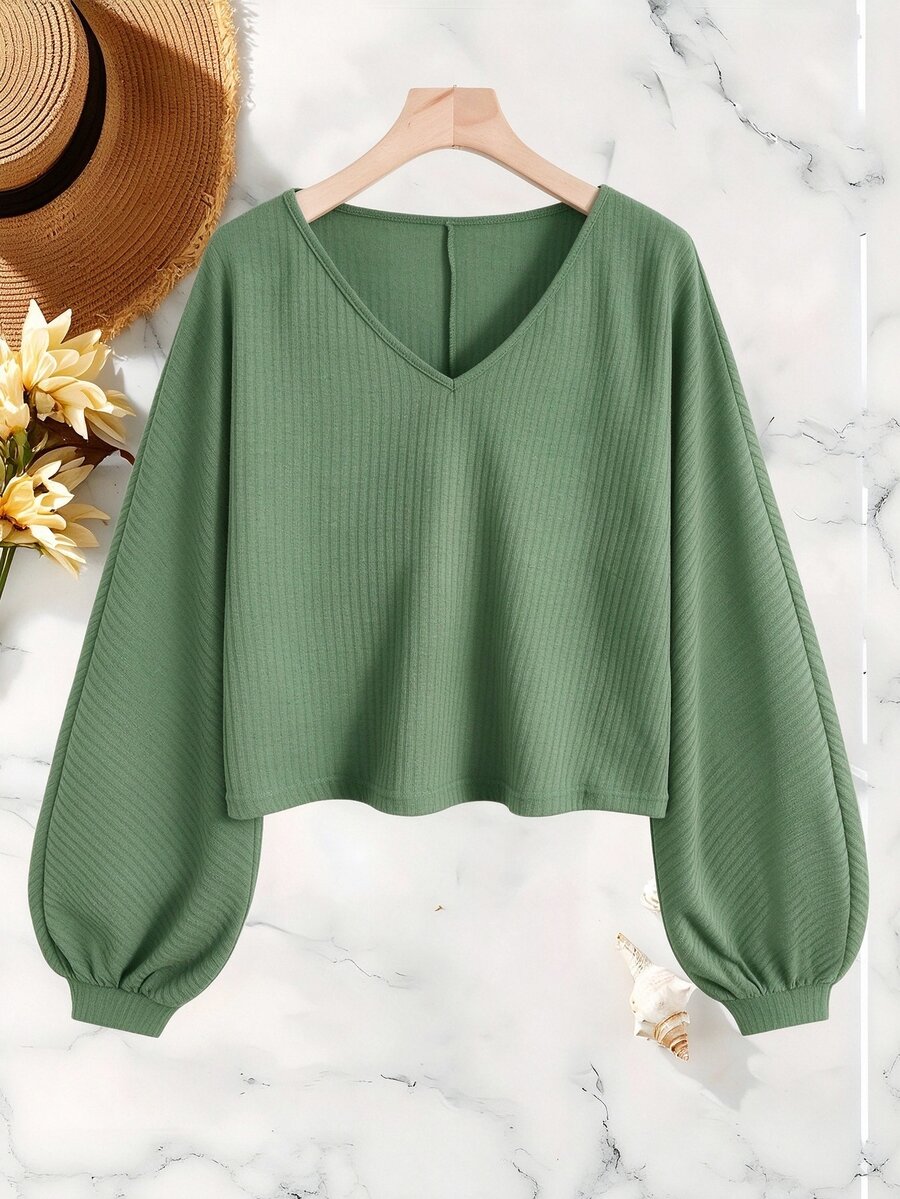QUELARIE Plus Size Casual Loose V-Neck Top Fall - Green - View 1