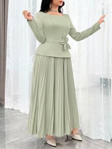 Modelyn Gaun Lipit Wanita Elegan Warna Polos dengan Dekorasi Bunga 3D - Hijau - View 7