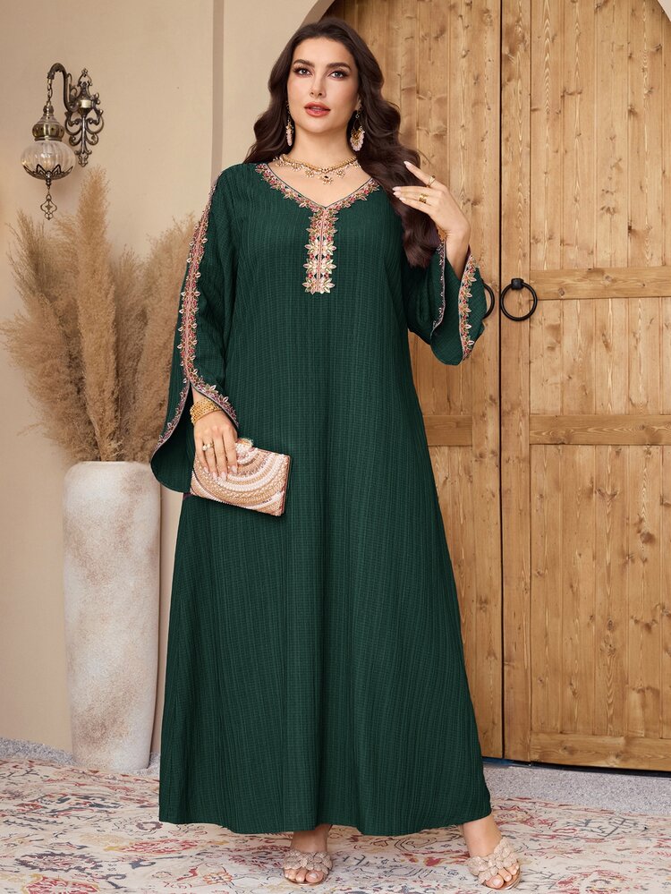 Al Najma Plus Size Women's Elegant Arabic Traditional Long Robe With Applique Decor - Dark Green - View 7