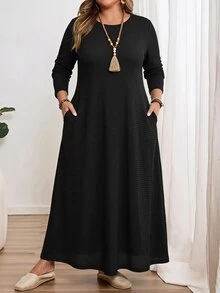 Rosumi 黑色紋理大尺碼長袖圓領洋裝，適合秋冬派對穿搭 - 黑色 - 查看 3