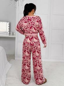 HELLO KITTY AND FRIENDS | SHEIN SHEIN EZwear 女款豹紋卡通圖案不對稱肩長袖衛衣與長褲休閒兩件套 - 粉色 - 查看 2