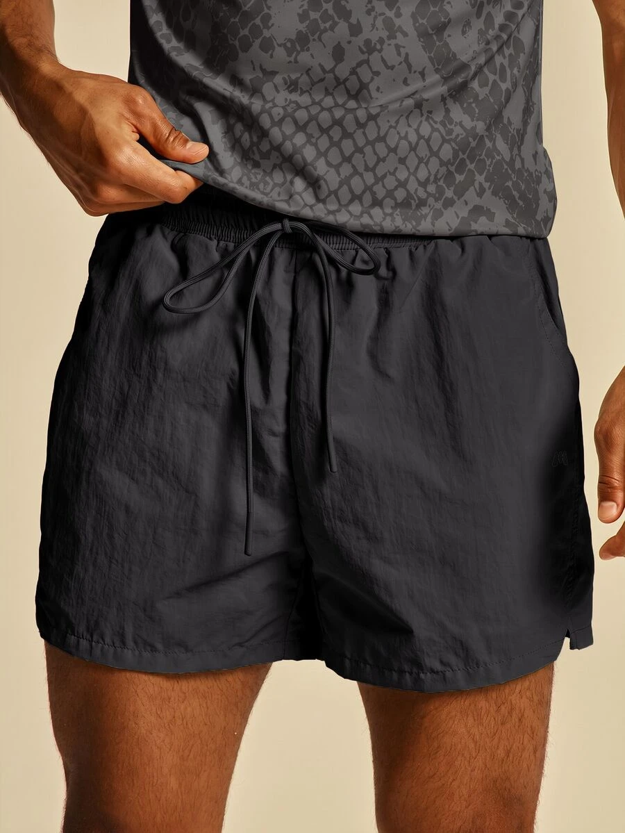 Musero Sport 輕量聚酯纖維健身短褲 後方拉鍊口袋 春夏必備運動健身服 - 深灰色 - 查看 1