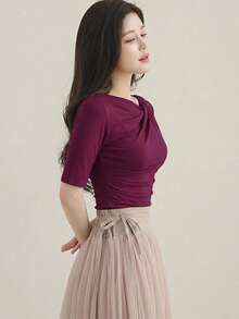 DAZY Women's Asymmetrical V-Neck Fitted Ruched Short Sleeve T-Shirt - Red Violet - View 5