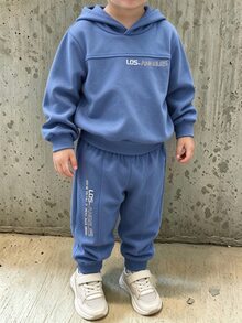 SHEIN 2件組 男童休閒運動學院街頭風可愛酷感字母印花連帽衛衣＋長褲，適合日常穿著、上學、旅行、運動，春秋款，簡約設計，舒適時尚，實用且有型的男童衣櫥首選 - 霧霾藍 - 查看 9