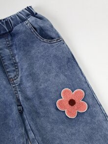 SHEIN Genkimix Kids 女童粉色花朵印花節慶花卉連帽衛衣與3D花朵牛仔褲套裝，萬聖節聖誕節假期派對穿搭，冬季抓絨運動衫 - 彩色 - 查看 7
