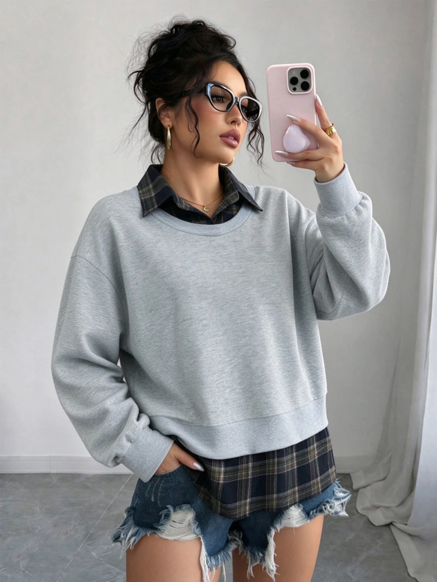 Elenzga 韓式格紋拼接 2 合 1 衛衣女款新款圓領寬鬆落肩長袖上衣 極簡灰色對比格紋下擺休閒百搭通勤套頭衫 - 彩色 - 查看 1