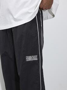 FORM&CHAOS Quần jogger nam màu đen thêu họa tiết - màu đen - Xem 7