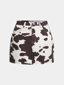 SHEIN Girlism 青少年女孩牛奶印花牛仔裙 時尚休閒 Y2k 復古酷感 舒適透氣 基本款 混搭亮片水鑽設計 柔軟 日常穿搭 夏春季 派對 婚禮 畢業舞會 生日 假期 狂歡節 祭典 海灘 亮面牛仔短褲 - 彩色 - 查看 1