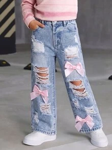 SHEIN 女童蝴蝶結破洞牛仔褲，四季新款，時尚休閒復古水洗破洞牛仔褲，粉色蝴蝶結裝飾，可愛百搭適用多種場合，時尚破洞牛仔褲 - 中等水洗藍 - 查看 6