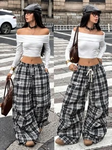 Coolane 女款秋冬街頭風休閒基本款黑色格紋寬腿運動休閒褲，適合外出、度假與日常穿著 - 黑與白 - 查看 1