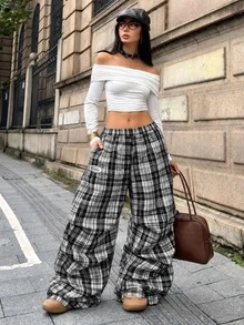 Coolane 女款秋冬街頭風休閒基本款黑色格紋寬腿運動休閒褲，適合外出、度假與日常穿著 - 黑與白 - 查看 4