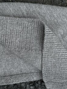 MaterniWear فستان كنزة شتوي للحوامل بكتف مكشوف وفتحة جانبية - رمادي - مشاهدة 8