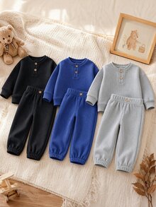 SHEIN Vintaside Kids 3件組幼兒男童慢跑運動長褲 灰色藍色黑色 可愛華夫格針織鈕扣彈性收口 常規款 適合假日戶外秋季保暖慢跑長褲 - 彩色 - 查看 4